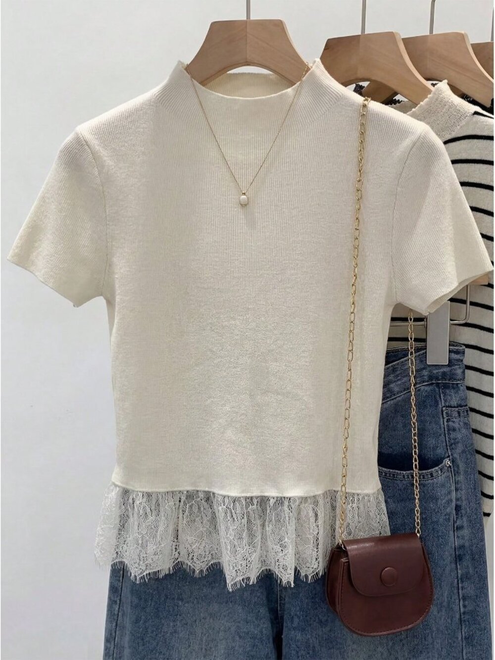 Apricot Casual Women's Stand Collar Regular Fit Short Sleeve Trim Knit T-Shirt